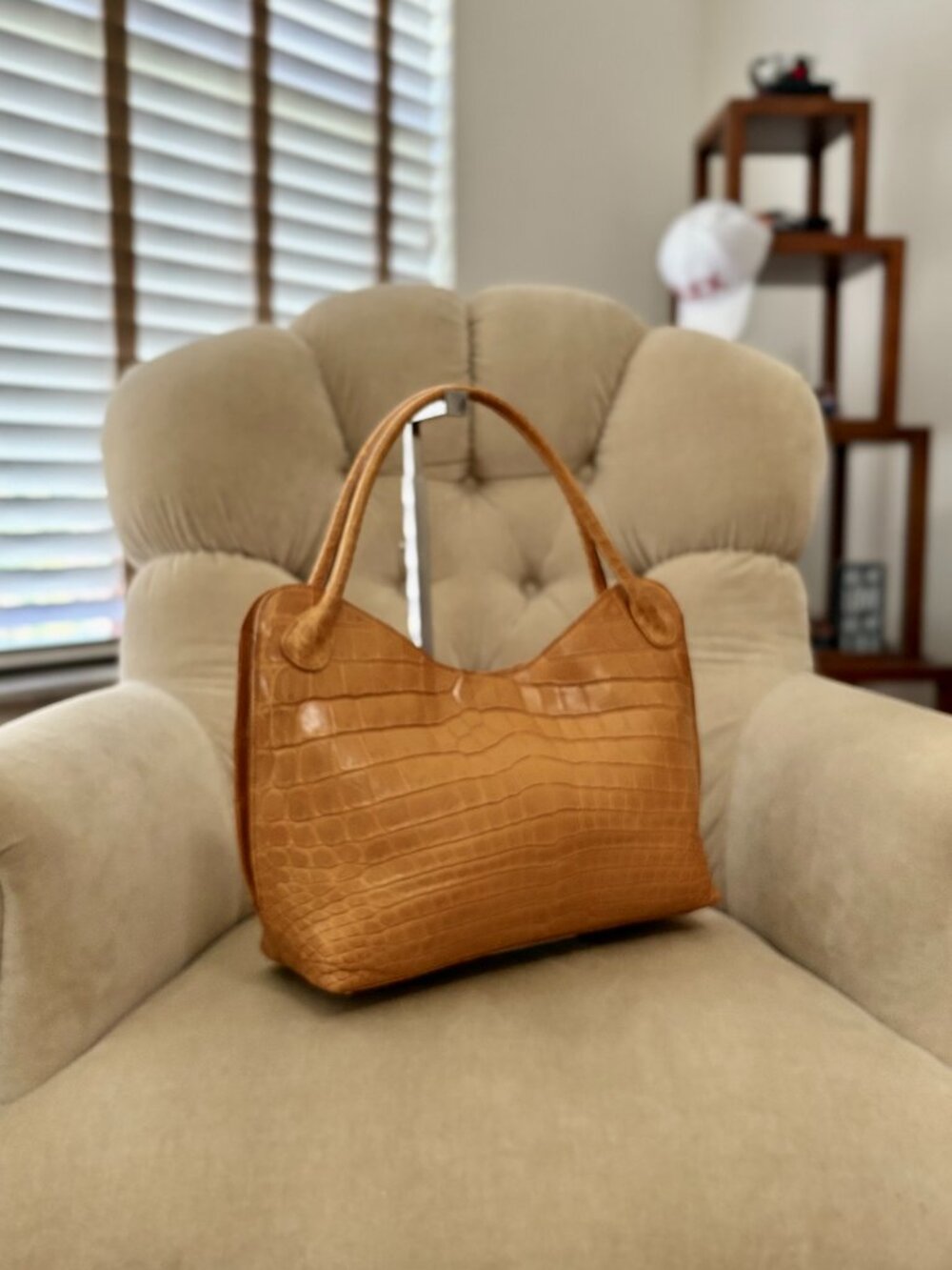 VTG Auth ELIZABETH Italy Genuine Crocodile Embossed Leather Satchel Bag